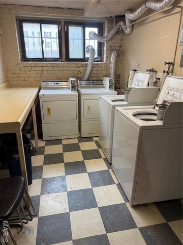 2017 S Grand Boulevard 304, St Louis, MO 63104