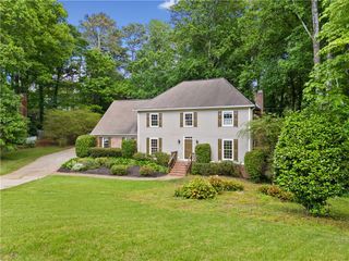 1864 Gloucester Court, Snellville, GA 30078