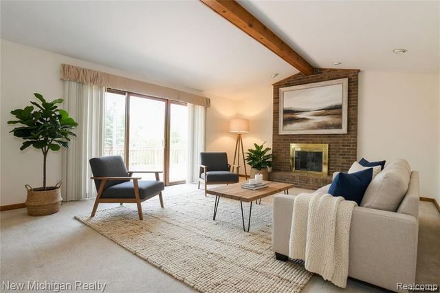 22200 Heatheridge, Farmington, MI 48167