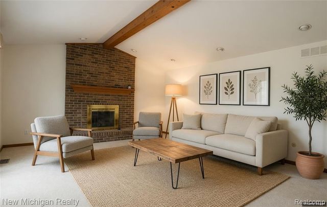 22200 Heatheridge, Farmington, MI 48167