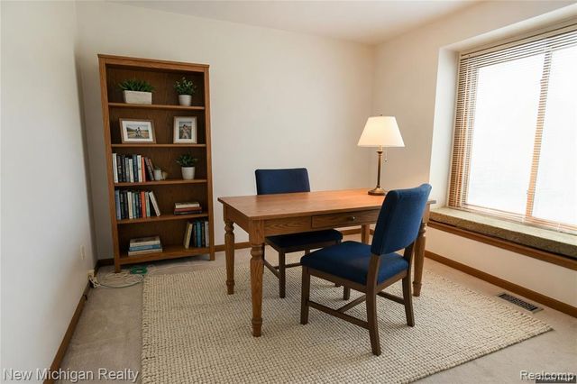 22200 Heatheridge, Farmington, MI 48167