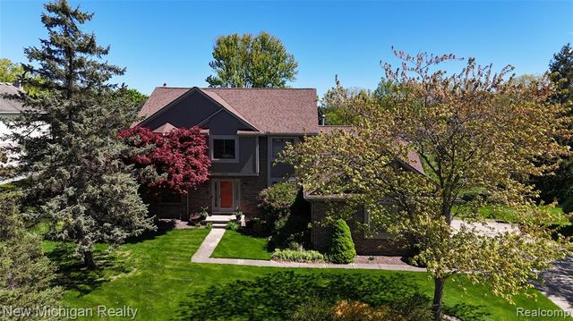 22200 Heatheridge, Farmington, MI 48167