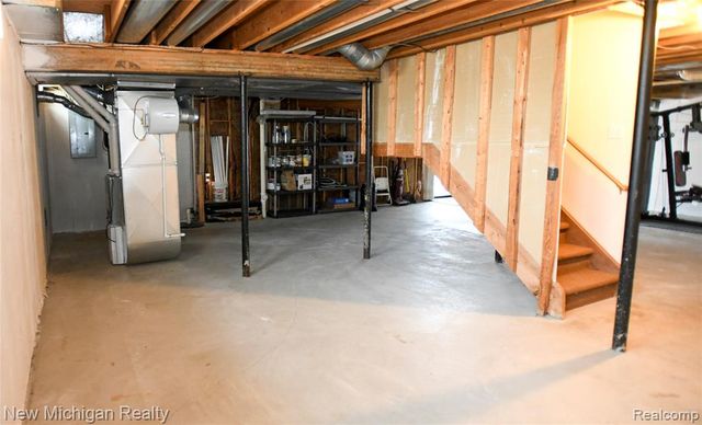 22200 Heatheridge, Farmington, MI 48167