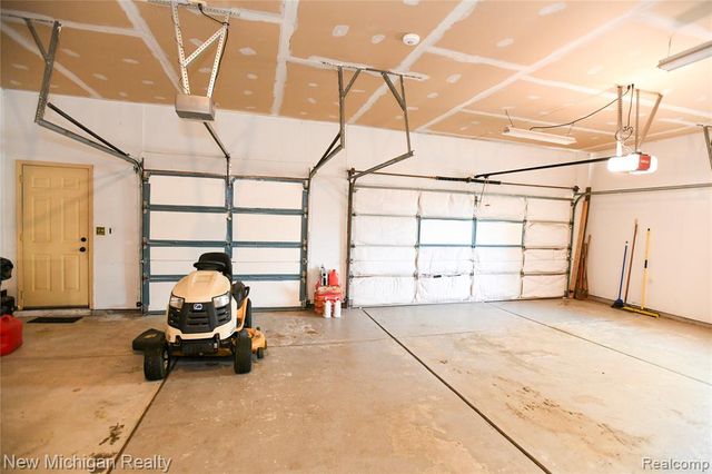 22200 Heatheridge, Farmington, MI 48167