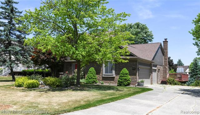 22200 Heatheridge, Farmington, MI 48167