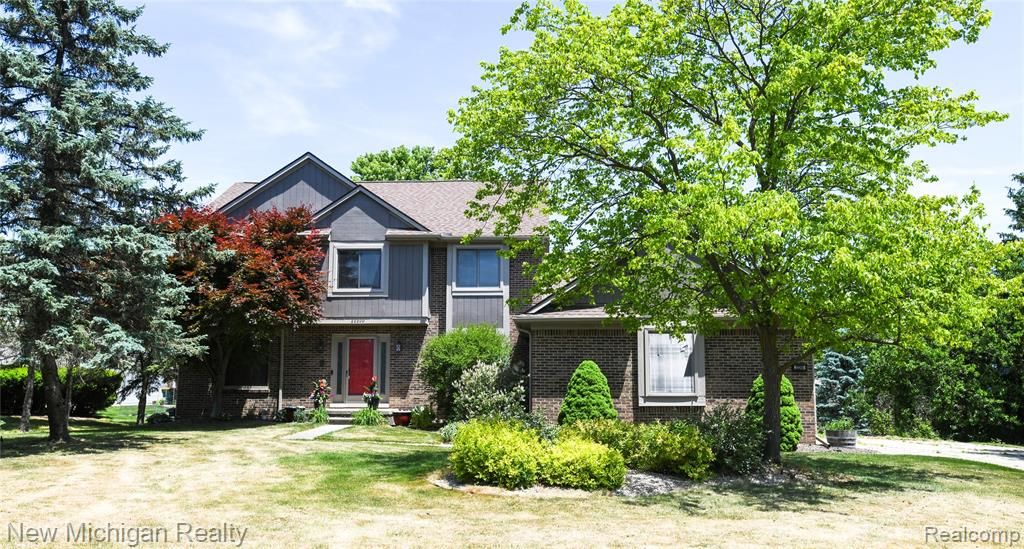 22200 Heatheridge, Farmington, MI 48167