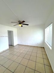420 NW 10th St 7, Miami, FL 33136