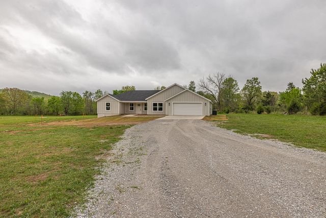 469 Madison County Road 1536, Huntsville, AR 72740