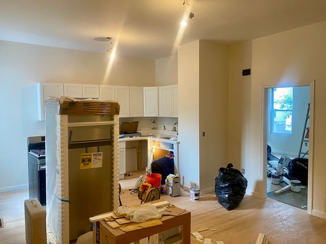 126 Thorndike 1, Cambridge, MA 02141