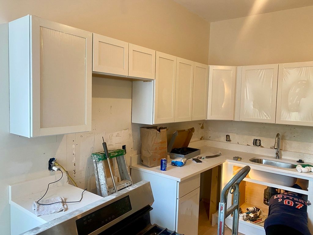 126 Thorndike 1, Cambridge, MA 02141