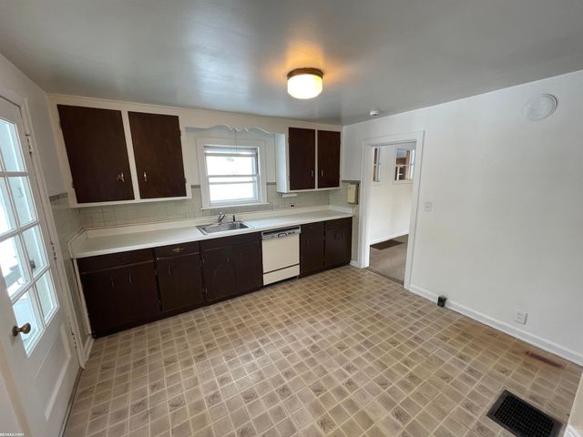 42041 Little Road, Clinton Twp, MI 48036