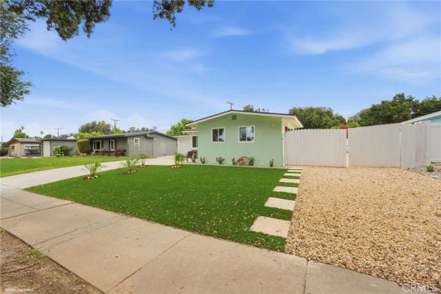 3833 Overland, Riverside, CA 92503