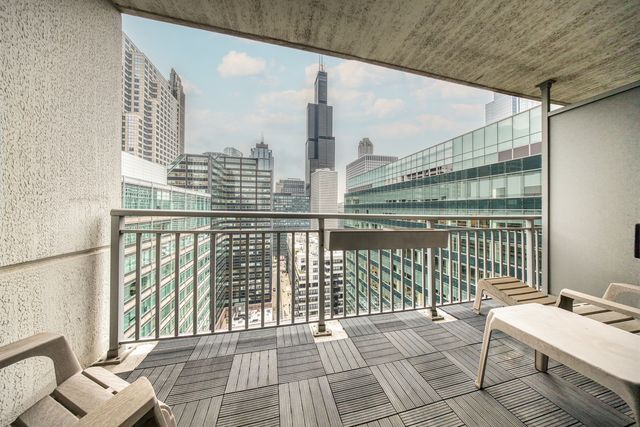 125 S JEFFERSON Street 2305, Chicago, IL 60661