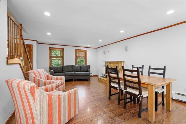 4 Dix Rd, Franklin, MA 02038