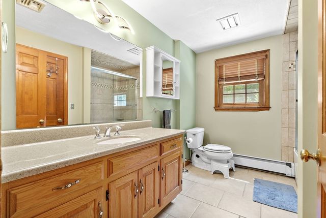 4 Dix Rd, Franklin, MA 02038