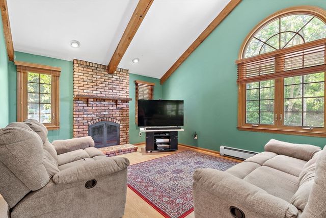 4 Dix Rd, Franklin, MA 02038