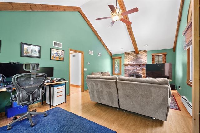 4 Dix Rd, Franklin, MA 02038