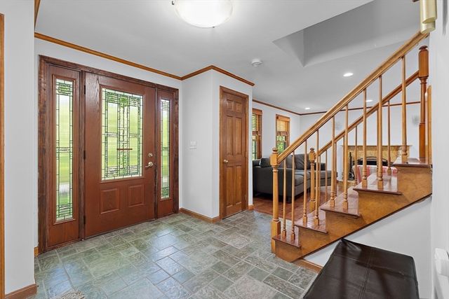 4 Dix Rd, Franklin, MA 02038