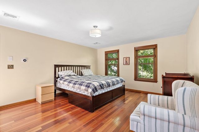 4 Dix Rd, Franklin, MA 02038