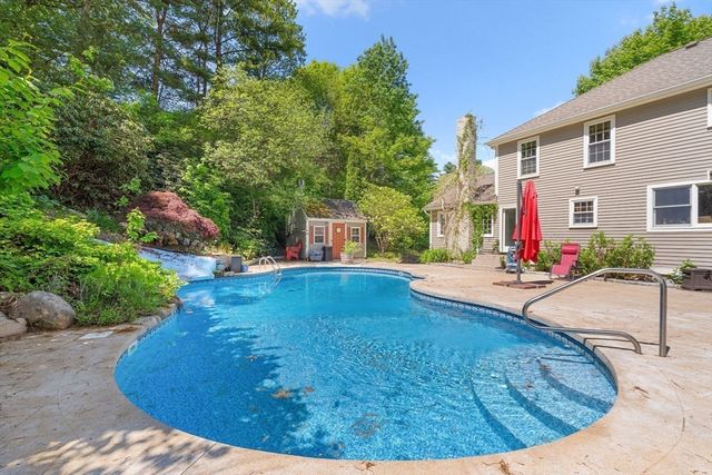 4 Dix Rd, Franklin, MA 02038