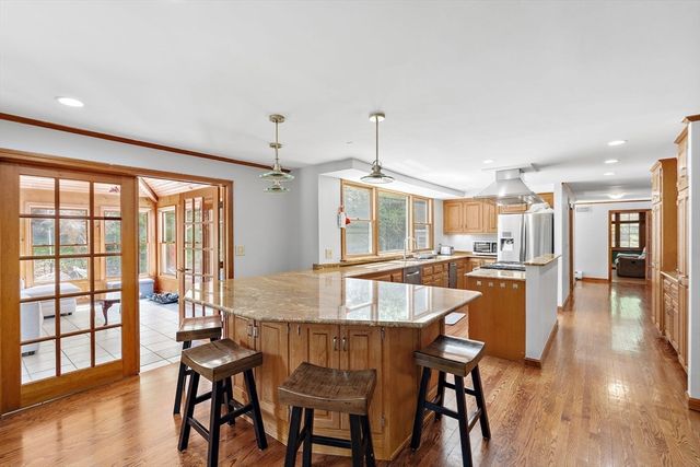 4 Dix Rd, Franklin, MA 02038