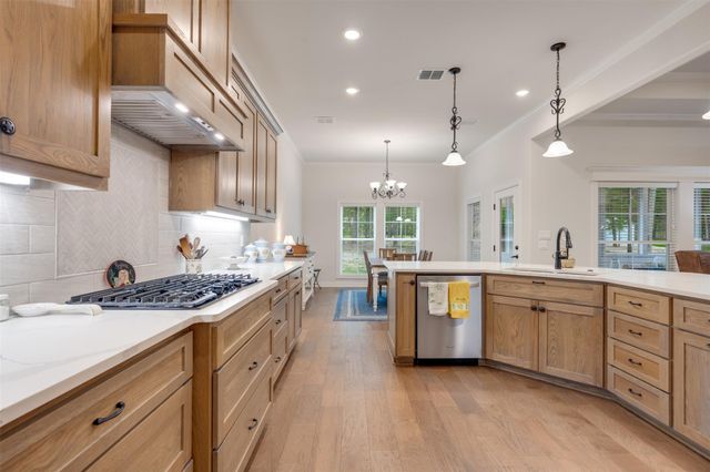 3113 Shadow Pine DR, Larue, TX 75770