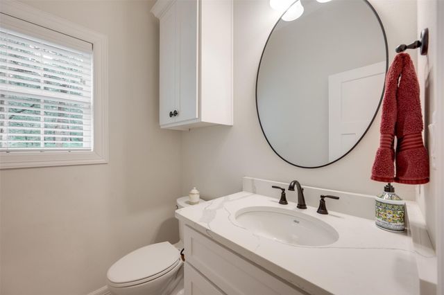 3113 Shadow Pine DR, Larue, TX 75770
