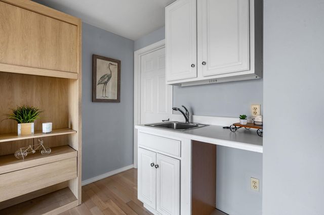 550 Winnacunnet Rd # 318, Hampton, NH 03842