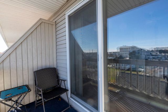 550 Winnacunnet Rd # 318, Hampton, NH 03842