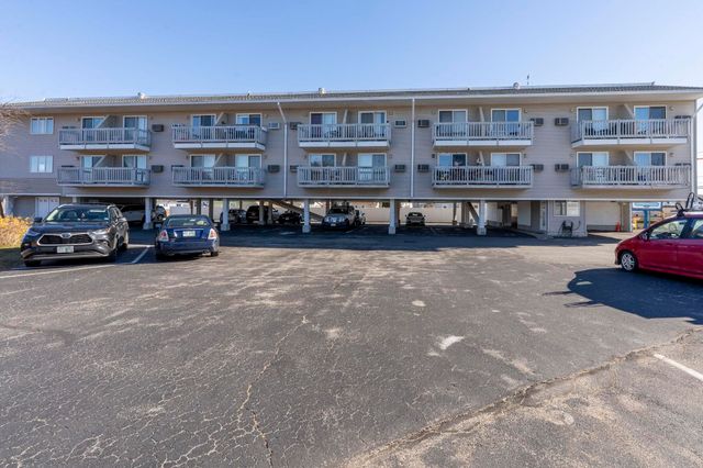 550 Winnacunnet Rd # 318, Hampton, NH 03842