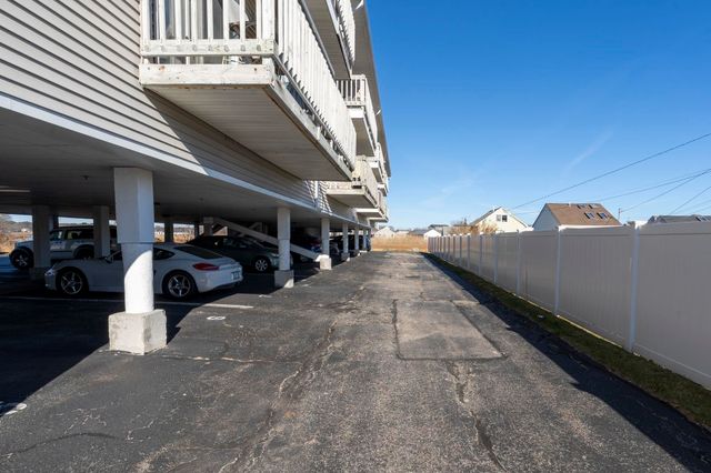 550 Winnacunnet Rd # 318, Hampton, NH 03842