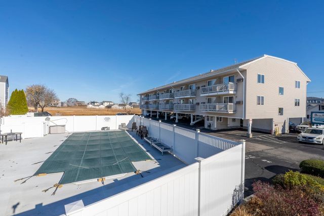 550 Winnacunnet Rd # 318, Hampton, NH 03842