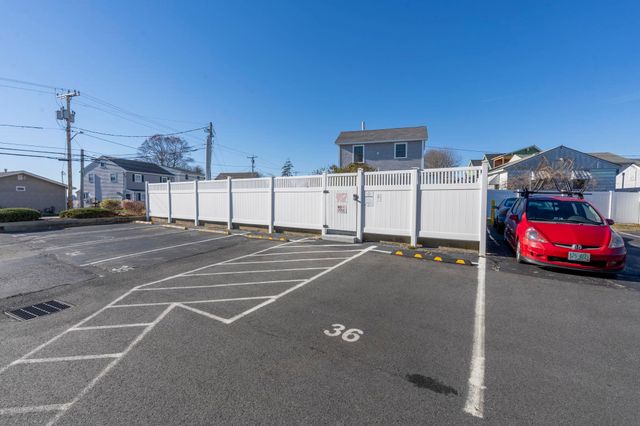 550 Winnacunnet Rd # 318, Hampton, NH 03842