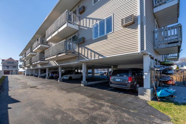 550 Winnacunnet Rd # 318, Hampton, NH 03842