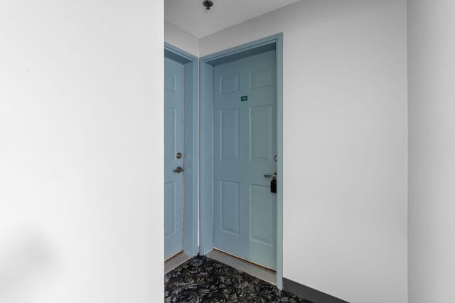 550 Winnacunnet Rd # 318, Hampton, NH 03842