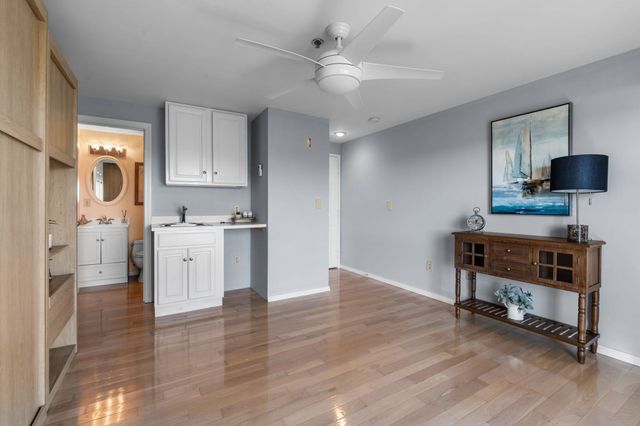 550 Winnacunnet Rd # 318, Hampton, NH 03842