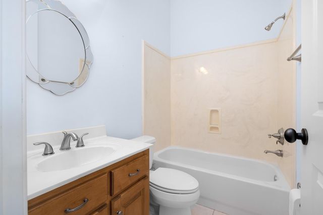 8471 POWDER PLANT DR, Millington, TN 38053