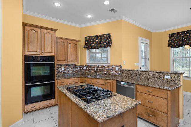 8471 POWDER PLANT DR, Millington, TN 38053