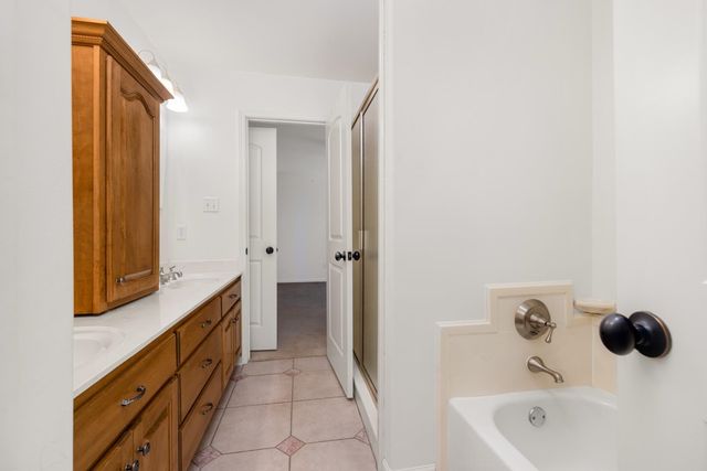 8471 POWDER PLANT DR, Millington, TN 38053