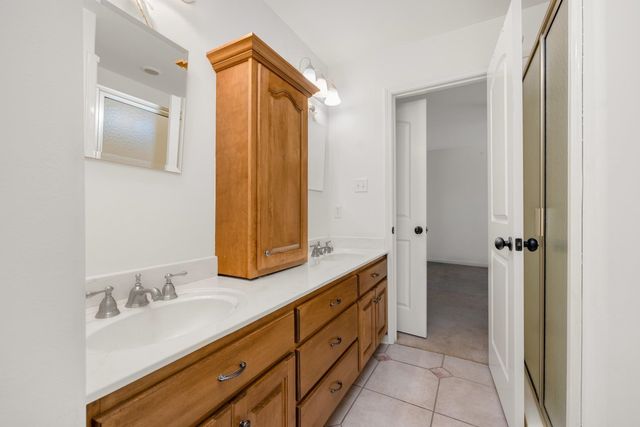 8471 POWDER PLANT DR, Millington, TN 38053