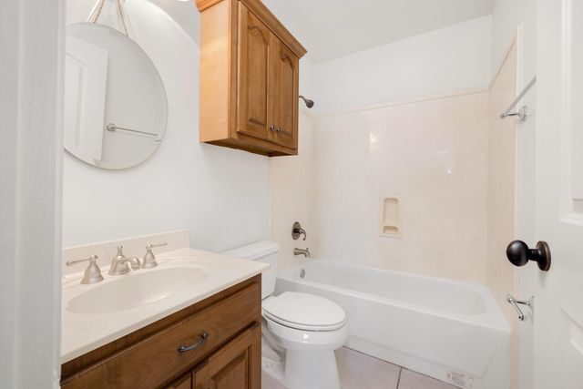 8471 POWDER PLANT DR, Millington, TN 38053