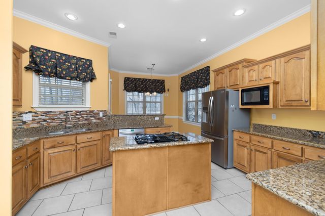 8471 POWDER PLANT DR, Millington, TN 38053