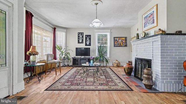 6626 1ST ST NW, Washington, DC 20012