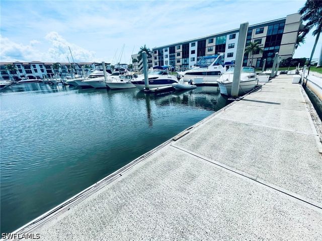 801 River Point DR, Naples, FL 34102