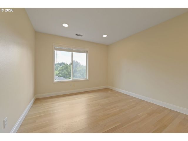 4322 Sw TERLYN Ct, Portland, OR 97221