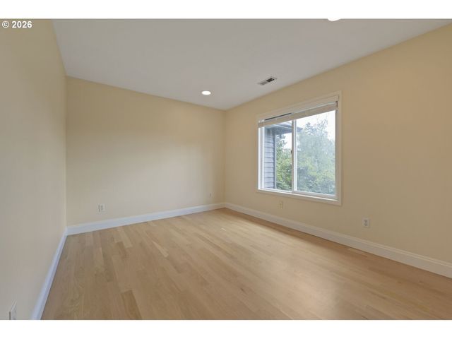 4322 Sw TERLYN Ct, Portland, OR 97221