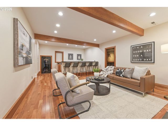 4322 Sw TERLYN Ct, Portland, OR 97221