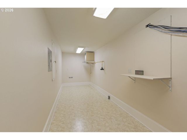 4322 Sw TERLYN Ct, Portland, OR 97221
