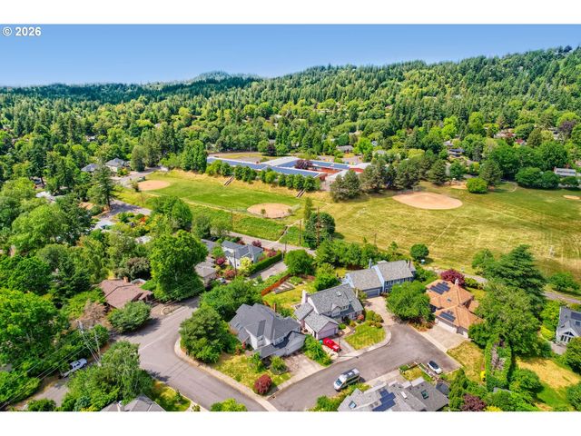 4322 Sw TERLYN Ct, Portland, OR 97221