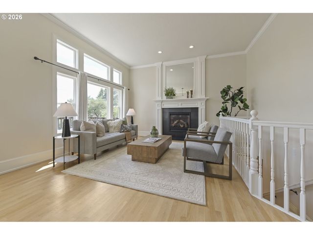 4322 Sw TERLYN Ct, Portland, OR 97221